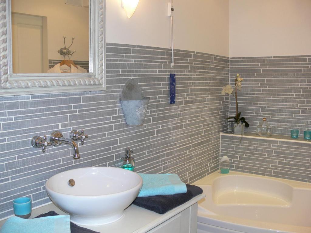 Maison D'Hote La Tourette キュキュニャン 部屋 写真